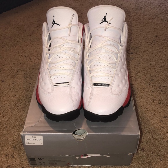 Air Jordan 13 - Picture 3 of 5
